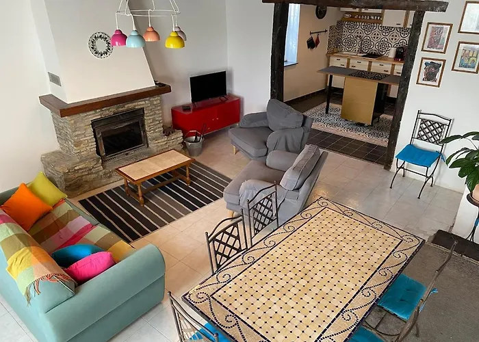 La Maison Pont Rouge